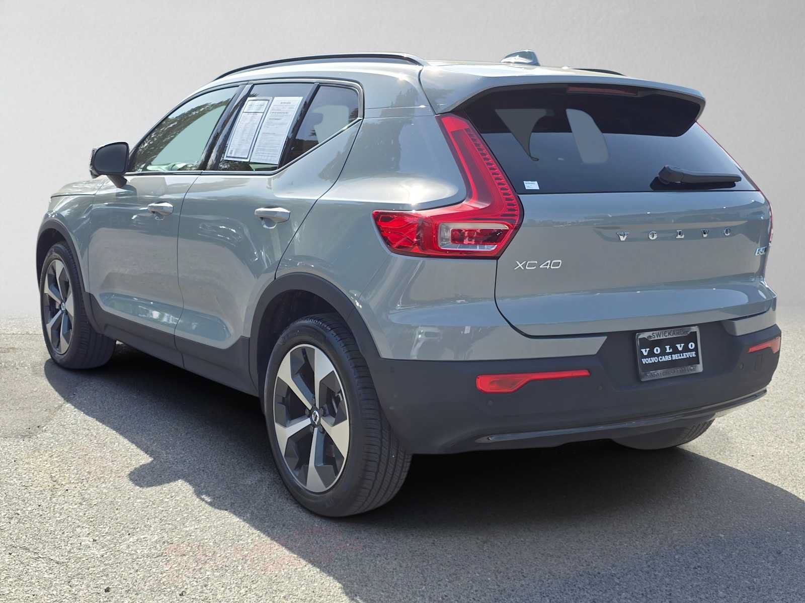 Used 2026 Volvo XC40 B5 Plus w/ Protection Package Premier AWD/4WD image 5