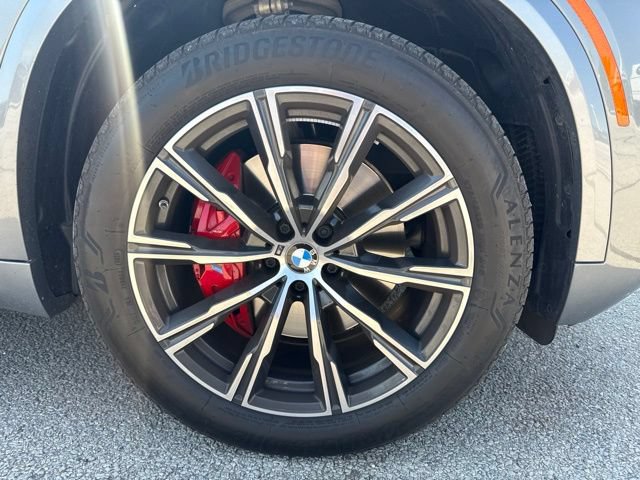 Certified 2025 BMW X5 xDrive40i w/ M Sport Package AWD/4WD image 3