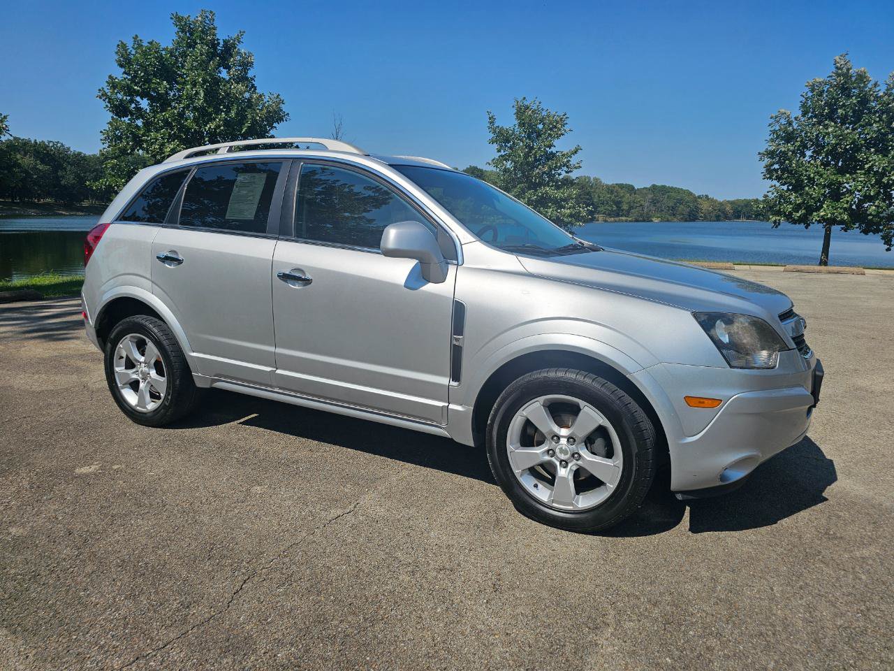 Used 2015 Chevrolet Captiva Sport LT w/ Convenience Package FWD image 2