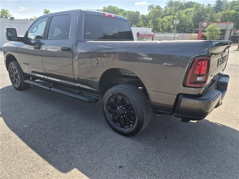 Used 2025 RAM 2500 Big Horn AWD/4WD image 3