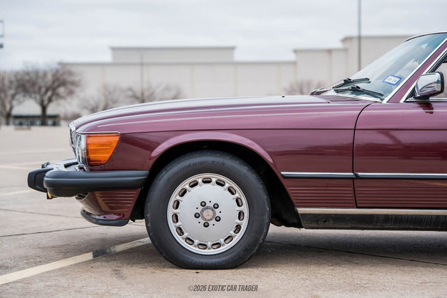 Used 1988 Mercedes-Benz 560 SL image 4