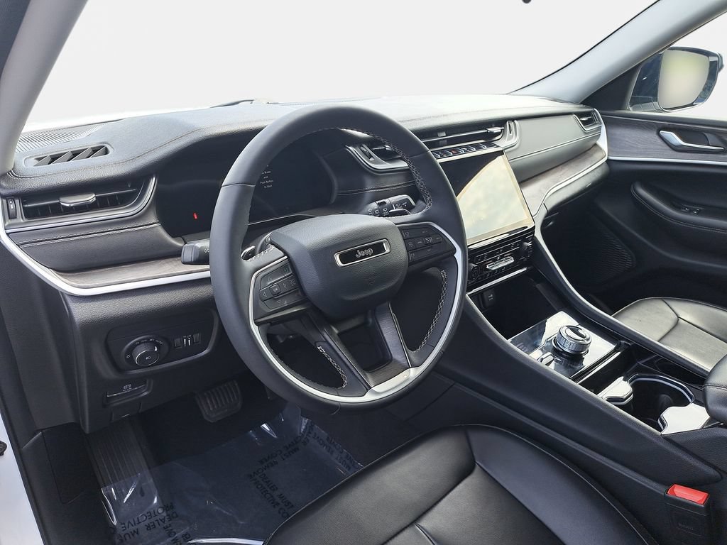 Certified 2023 Jeep Grand Cherokee L Limited AWD/4WD image 18