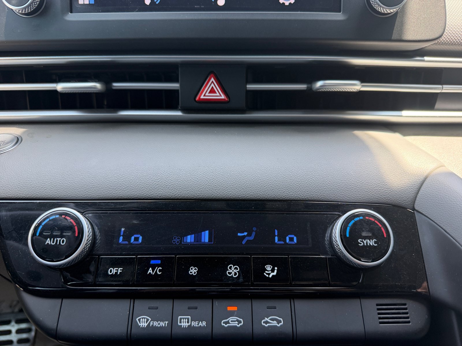 Certified 2025 Hyundai Elantra Sport FWD image 11