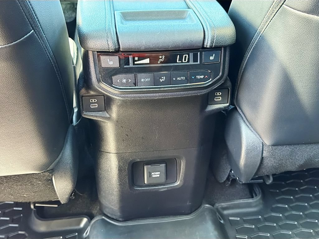 Used 2024 Toyota Grand Highlander AWD Hybrid image 29