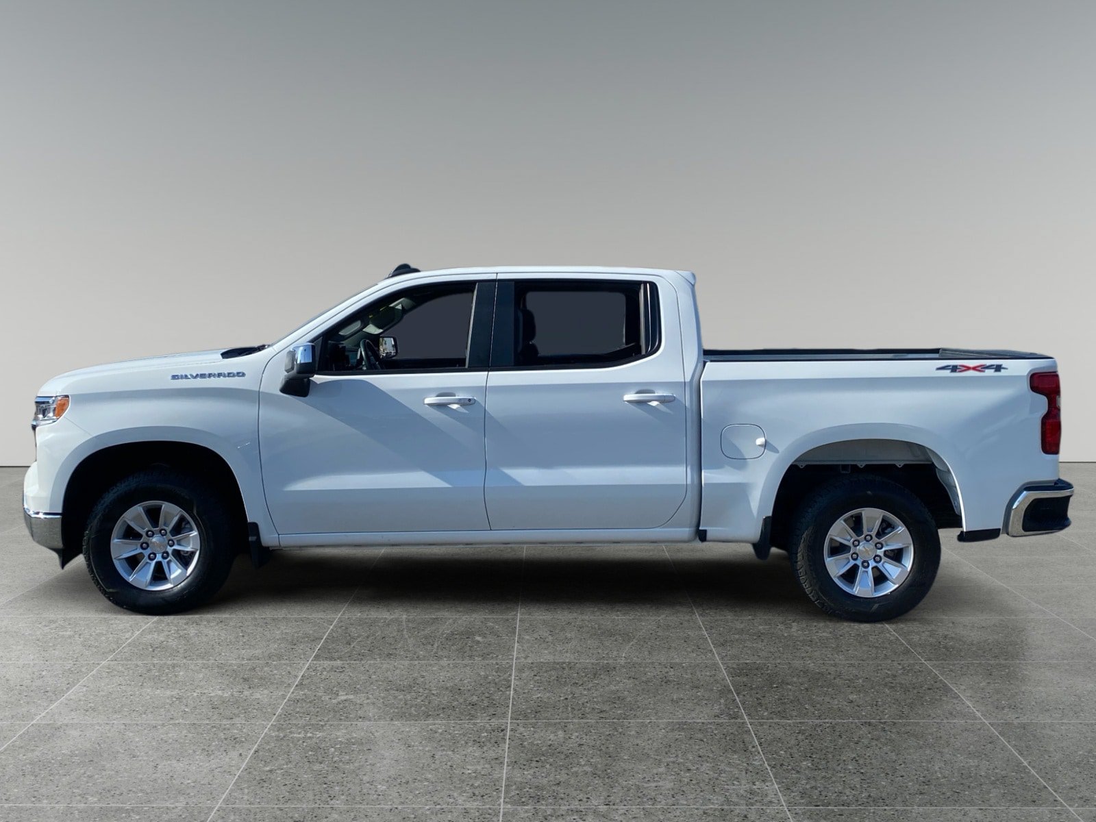 Used 2025 Chevrolet Silverado 1500 LT AWD/4WD image 2