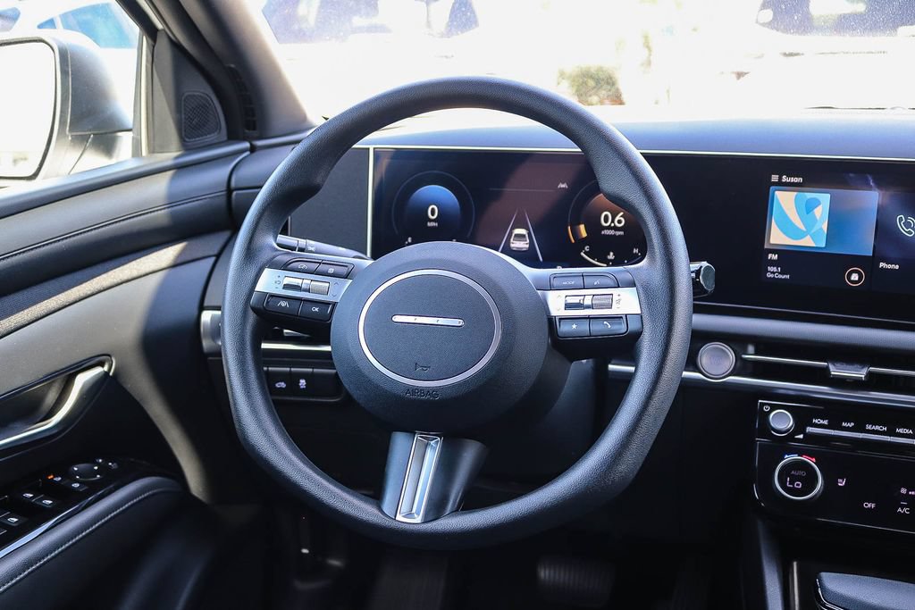 Used 2025 Hyundai Santa Cruz SEL FWD image 16