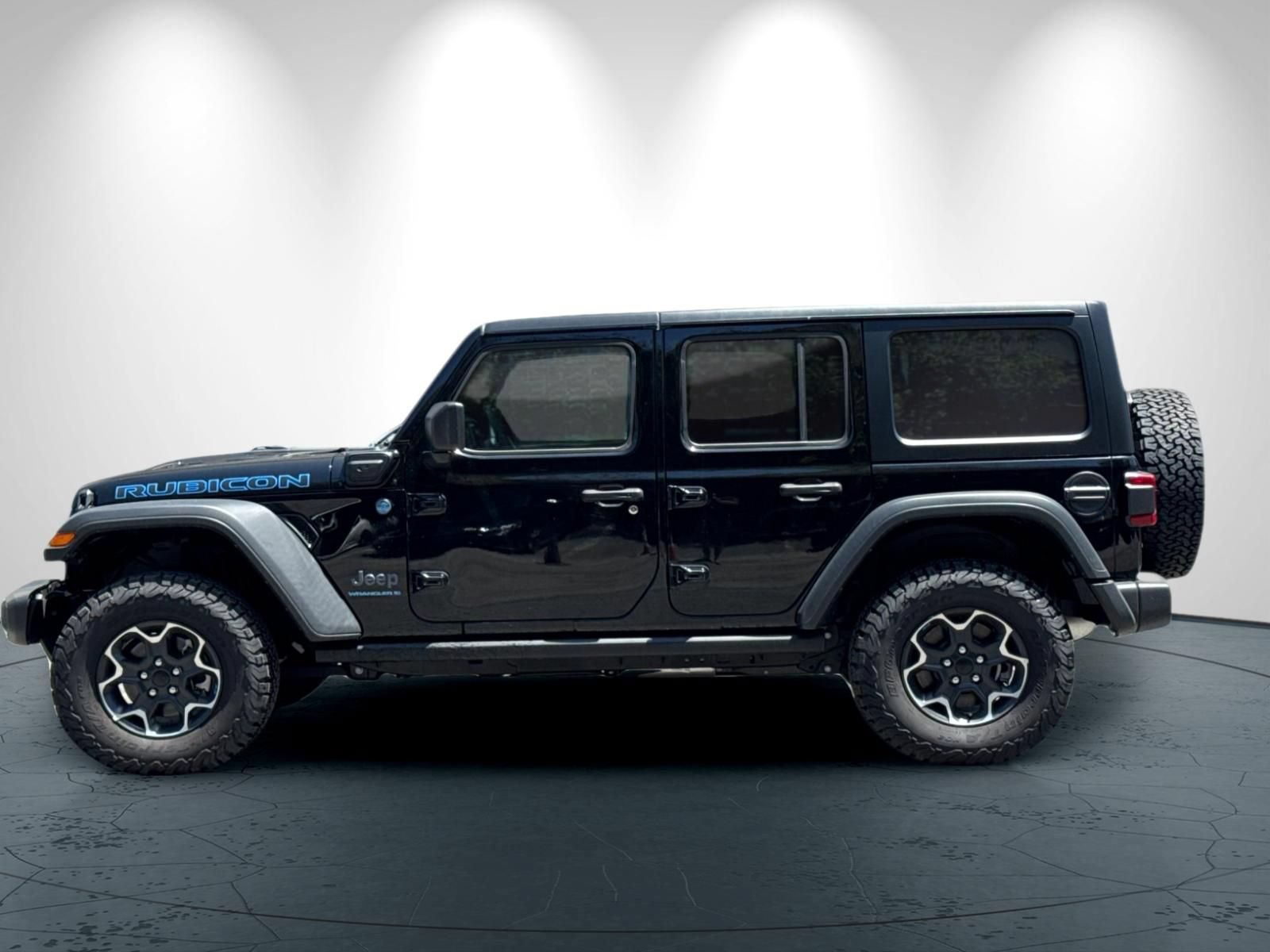 New 2023 Jeep Wrangler Unlimited Rubicon 4xe w/ Cold Weather Group AWD/4WD image 7