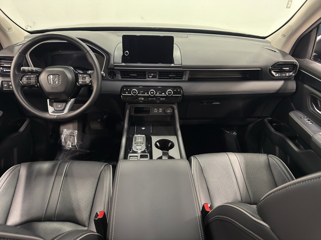 Used 2025 Honda Pilot Elite image 36