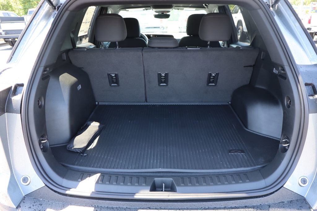 New 2026 Chevrolet Equinox LT w/ Safety and Technology Package FWD image 21
