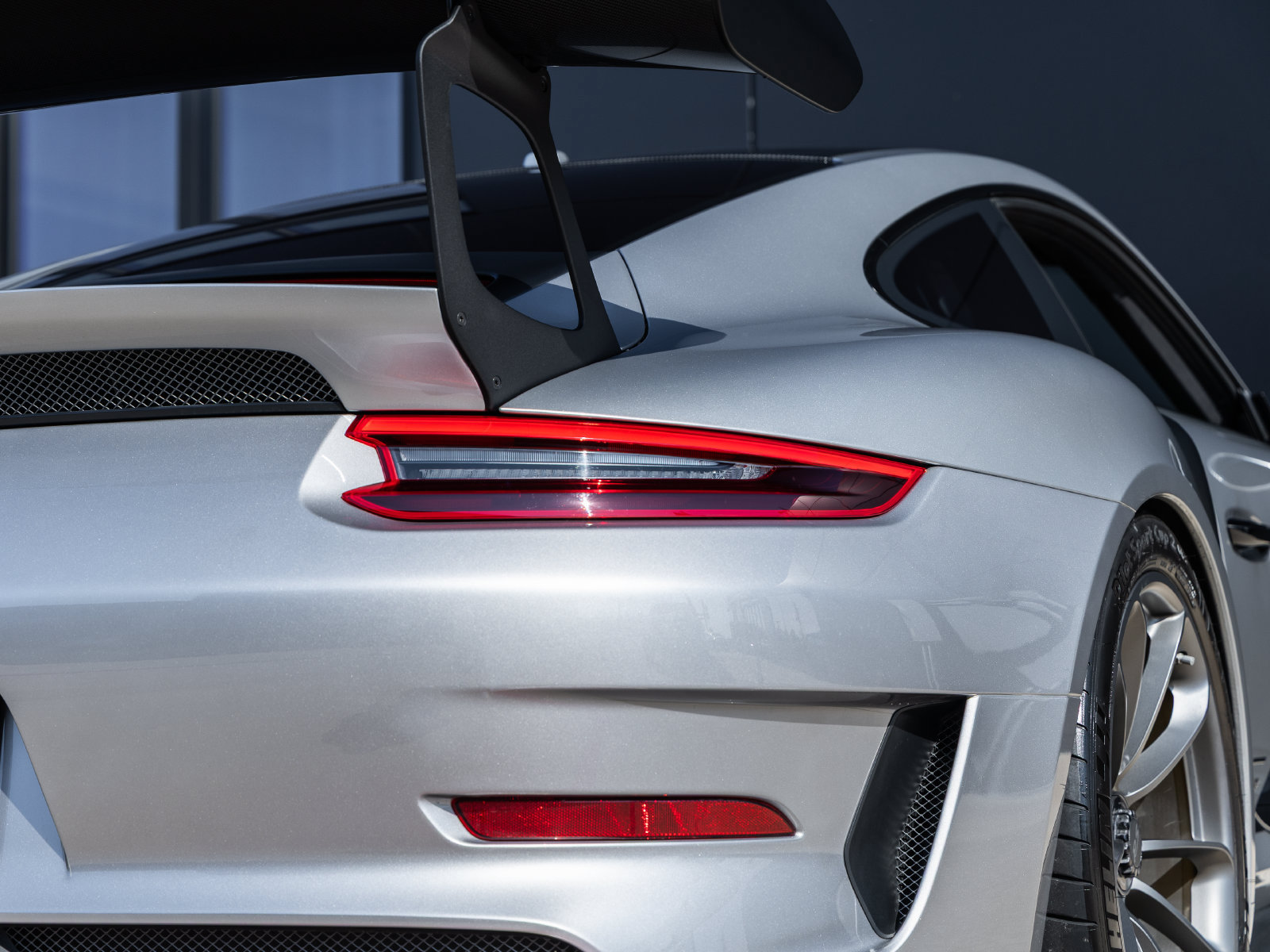 Certified 2019 Porsche 911 GT3 RS RWD image 19