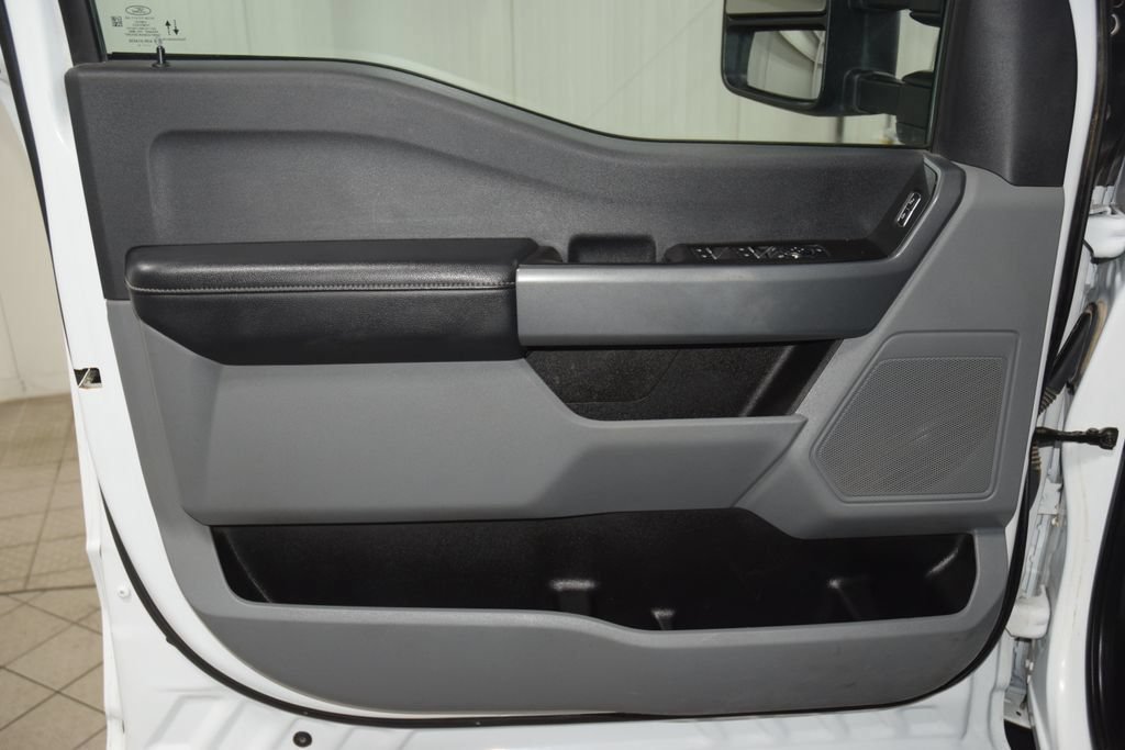 Used 2024 Ford F550 4x4 Crew Cab Super Duty w/ XLT Value Package image 37