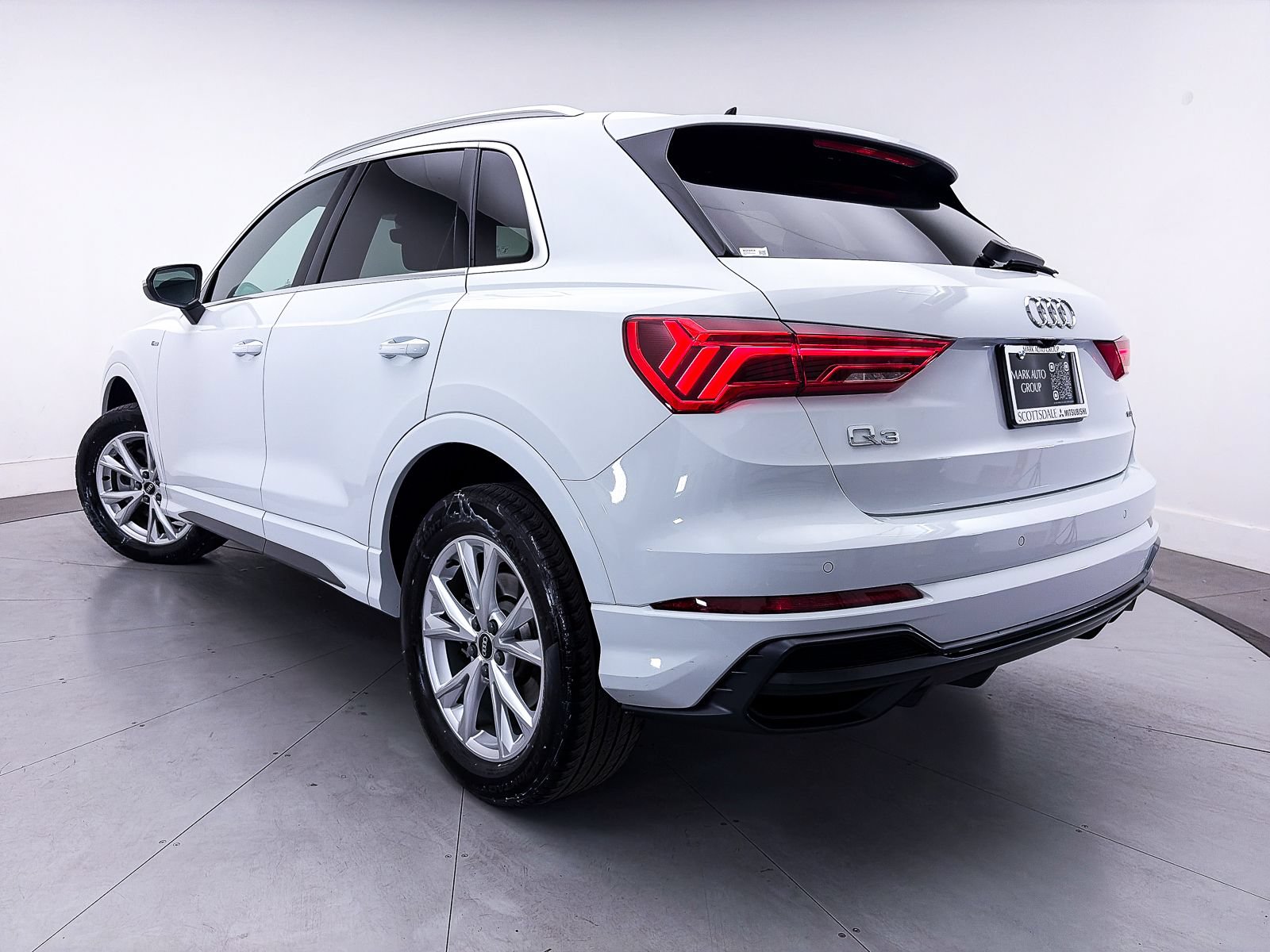 Used 2022 Audi Q3 2.0T Premium Plus AWD/4WD image 2