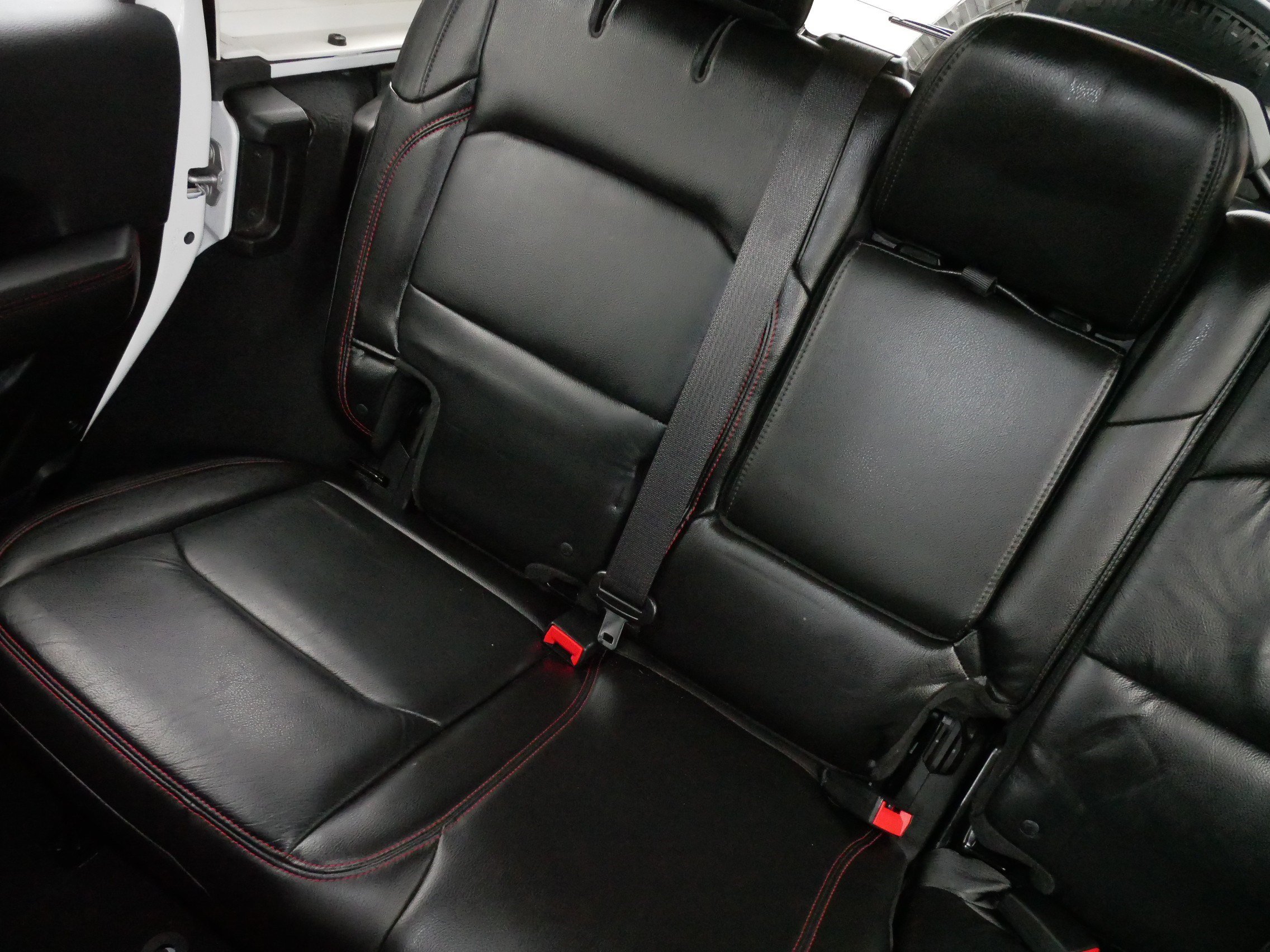 Used 2018 Jeep Wrangler Unlimited Rubicon w/ Dual Top Group AWD/4WD image 12