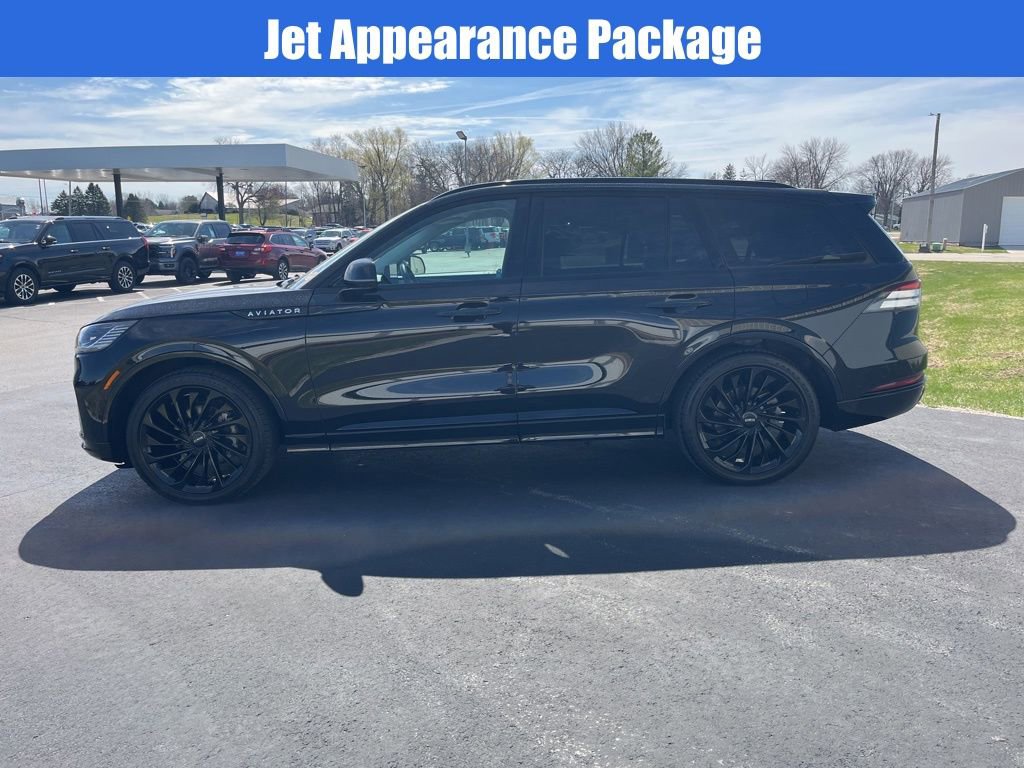Used 2025 Lincoln Aviator Reserve w/ Equipment Group 201A image 7