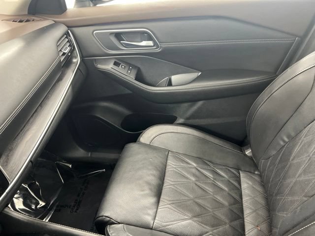 Used 2023 Nissan Rogue Platinum w/ Platinum Premium Package AWD/4WD image 16