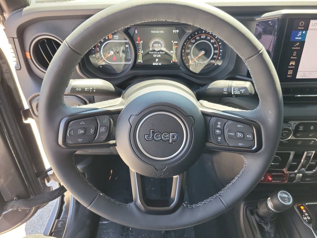 Used 2025 Jeep Gladiator Mojave w/ Steel Bumper Group image 24