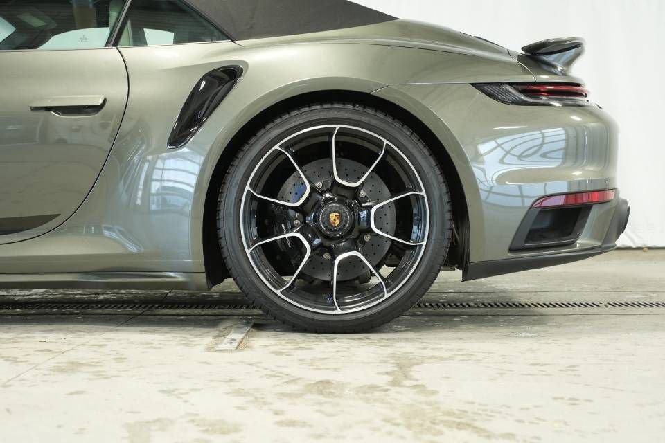Certified 2021 Porsche 911 Turbo S image 43