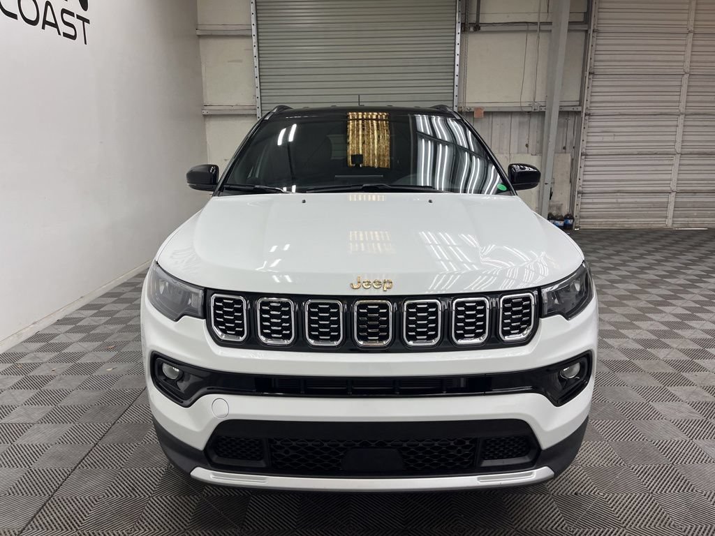 Used 2025 Jeep Compass Limited AWD/4WD image 9
