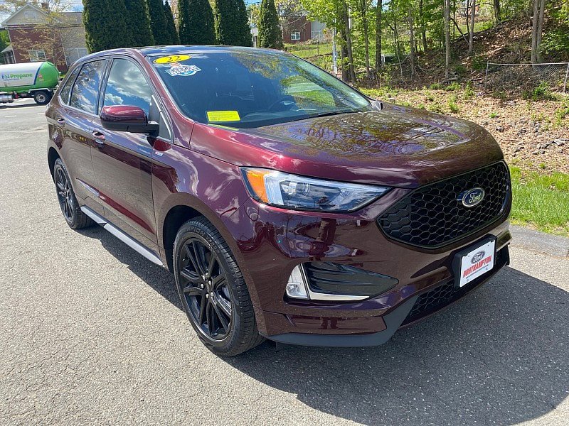 Used 2022 Ford Edge ST-Line w/ Class II Trailer Tow Package AWD/4WD image 3