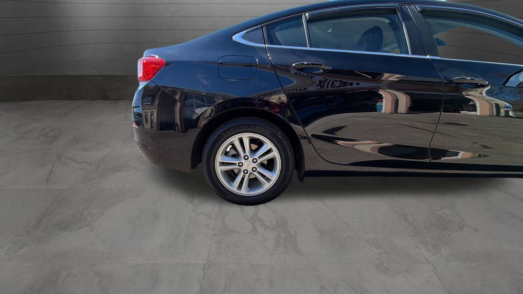 Used 2017 Chevrolet Cruze LT w/ Leather Package image 27