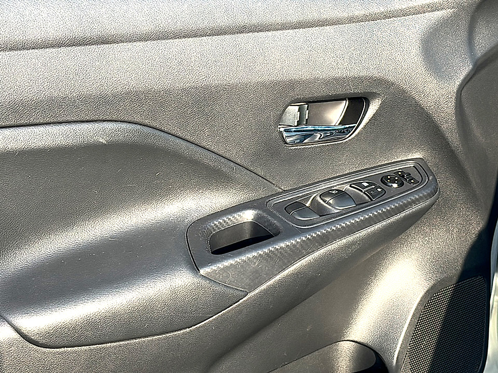 Used 2023 Nissan Versa SV image 16