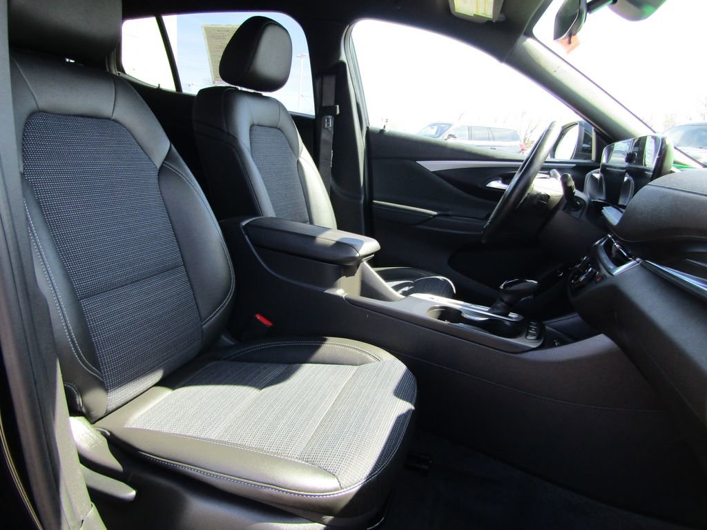 Used 2025 Buick Envista Preferred w/ Convenience I Package image 15