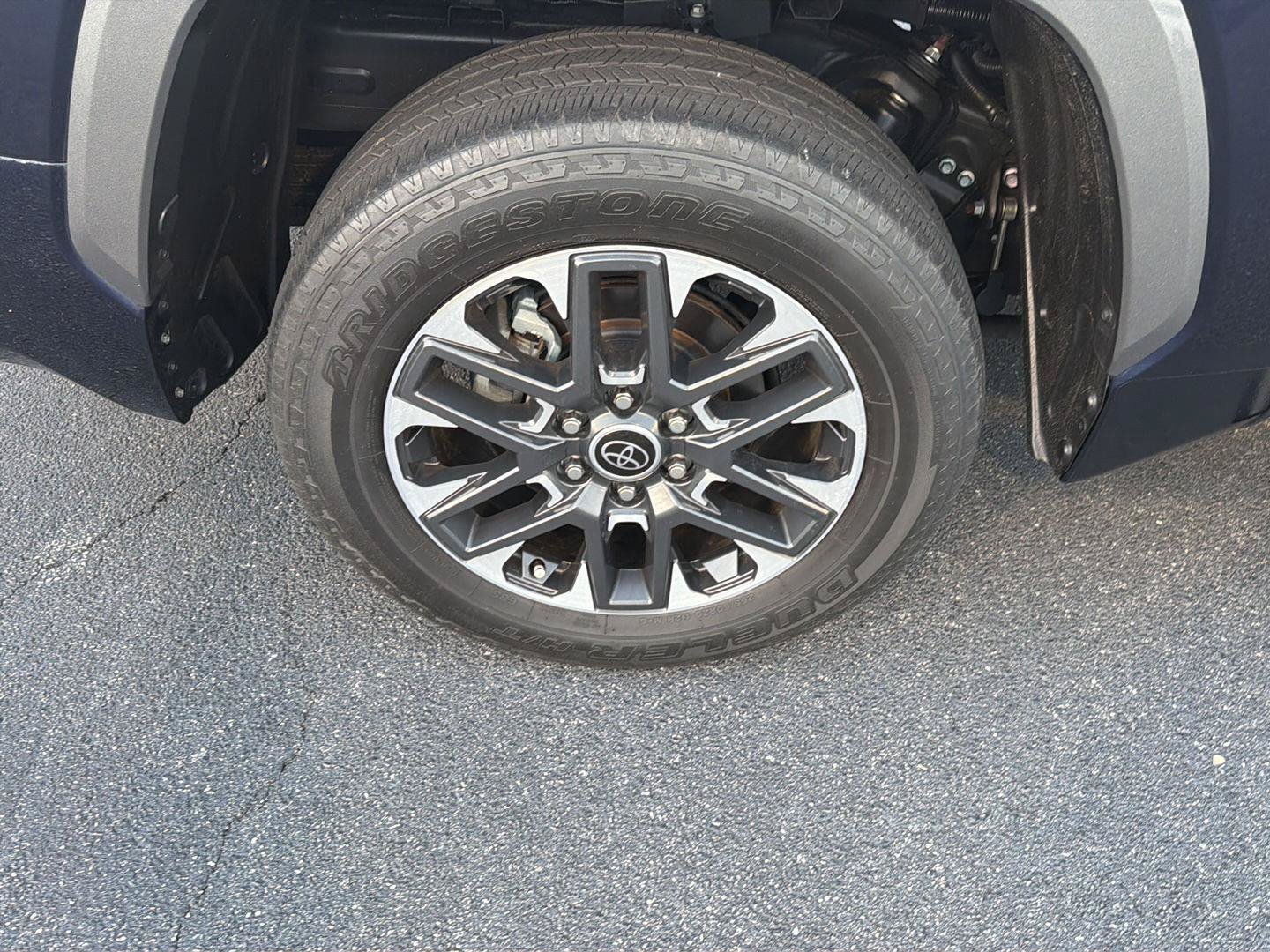 Used 2023 Toyota Tundra Limited AWD/4WD image 39