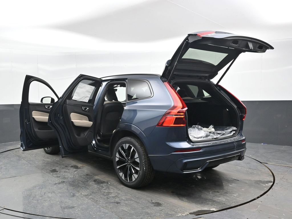 New 2026 Volvo XC60 B5 Plus w/ Climate Package image 46