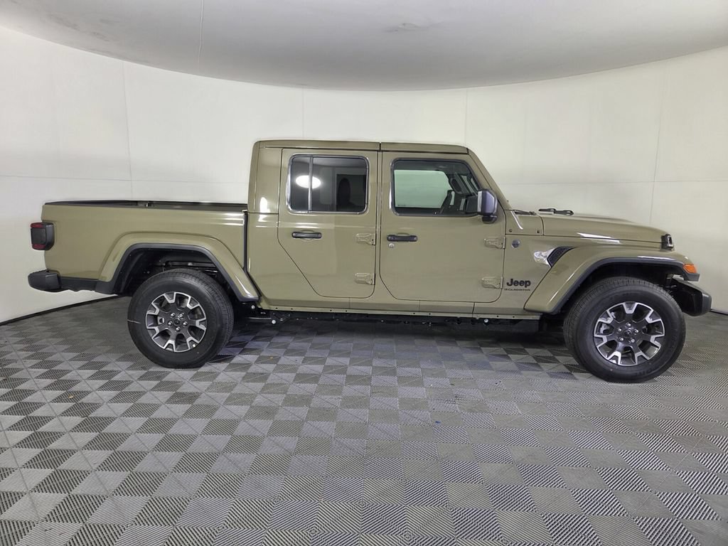 New 2026 Jeep Gladiator Sport AWD/4WD image 5