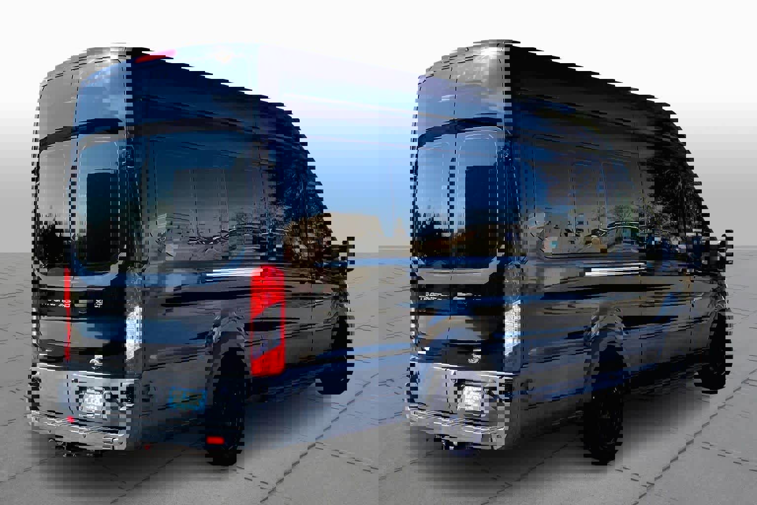 Used 2016 Ford Transit 350 XLT image 13