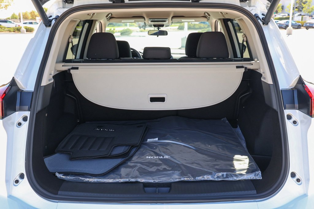 New 2026 Nissan Rogue SV FWD image 17