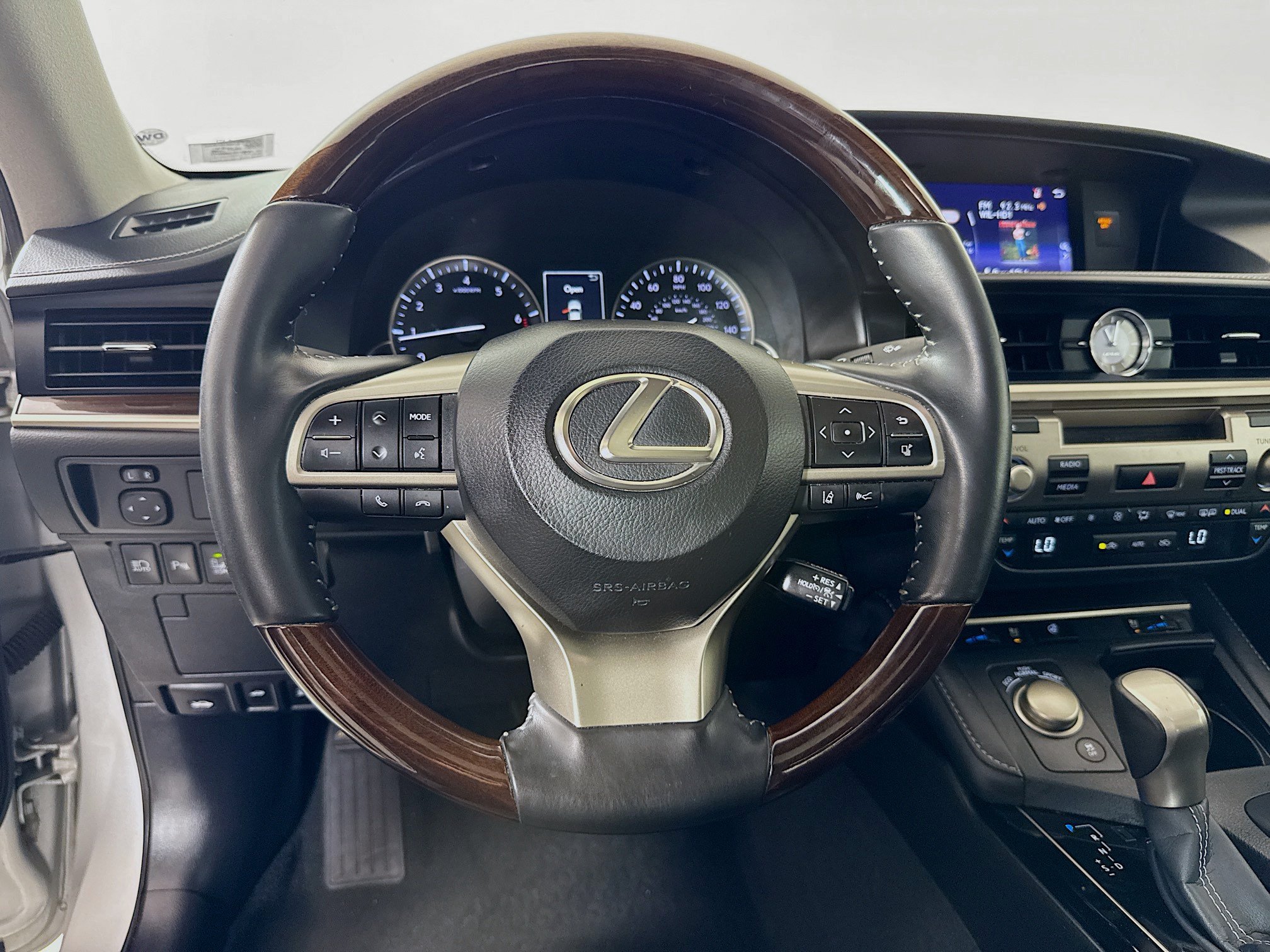 Used 2017 Lexus ES 350 w/ Premium Package FWD image 12