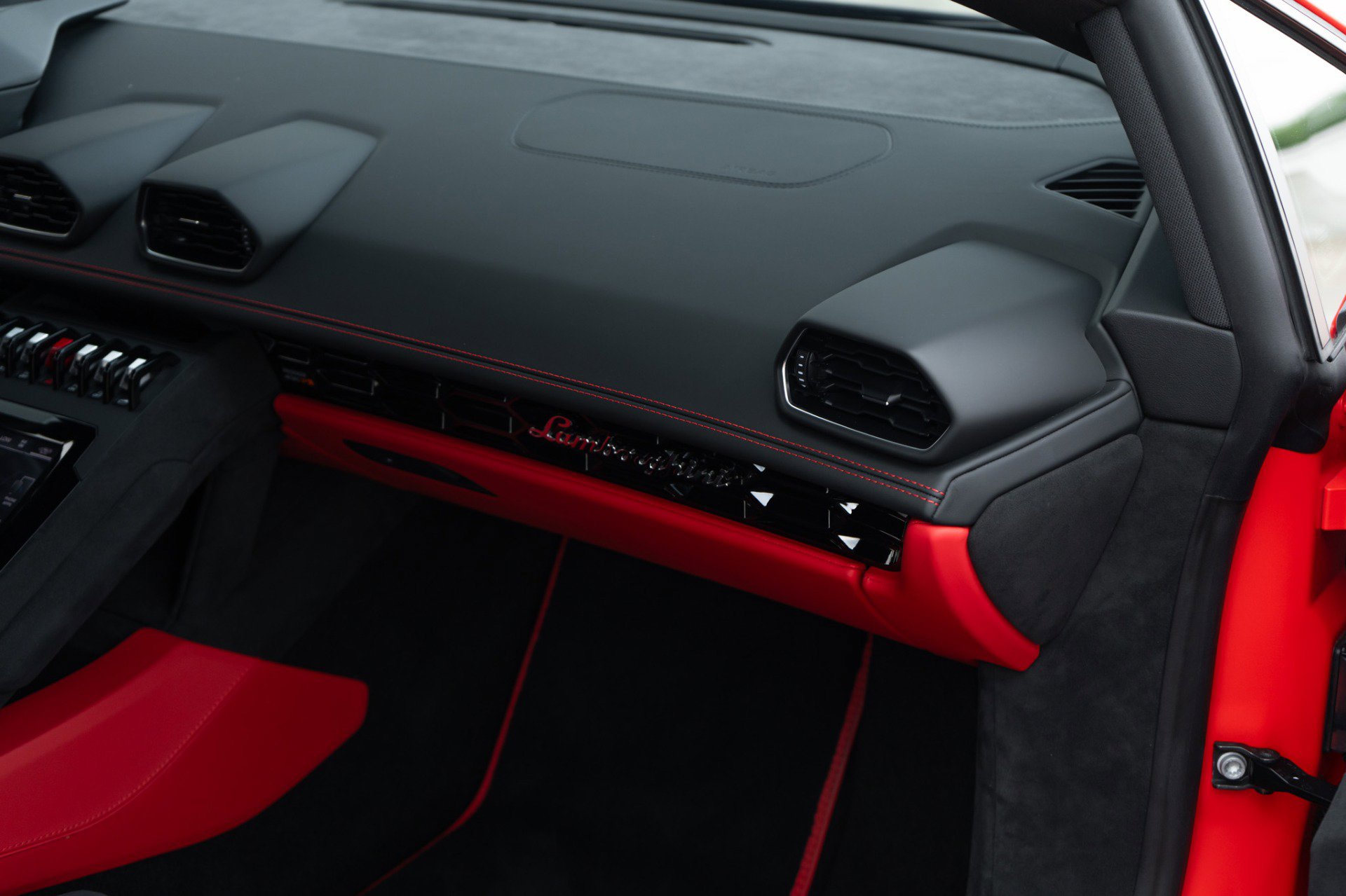 Used 2023 Lamborghini Huracan Tecnica image 22