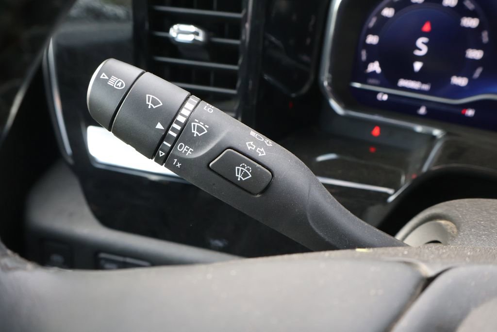 Used 2024 Chevrolet Silverado 2500 LTZ AWD/4WD image 24