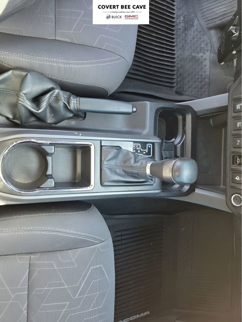 Used 2016 Toyota Tacoma TRD Sport image 48