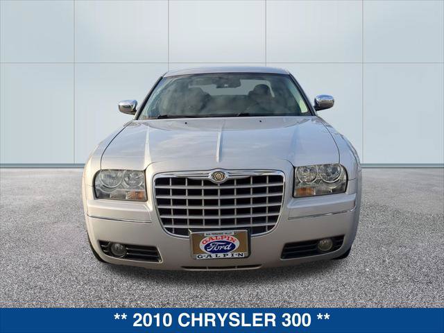 Used 2010 Chrysler 300 Touring RWD image 8