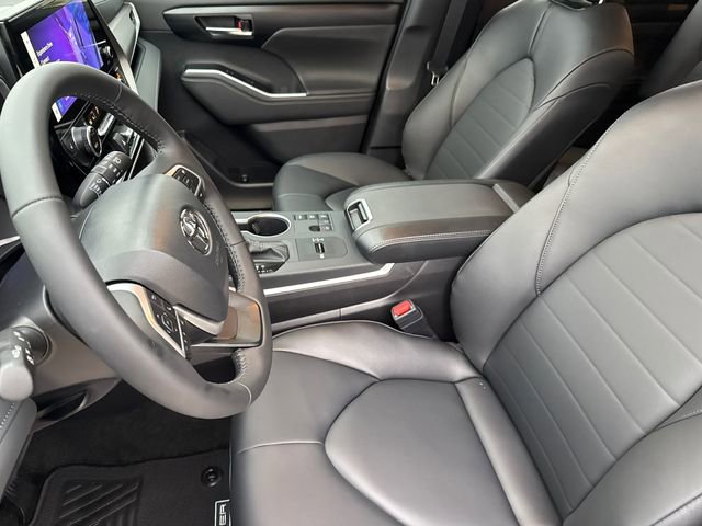 Used 2026 Toyota Highlander XLE AWD/4WD image 21