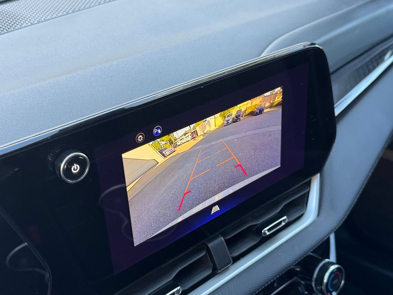 Used 2025 Chevrolet Equinox LT FWD image 24