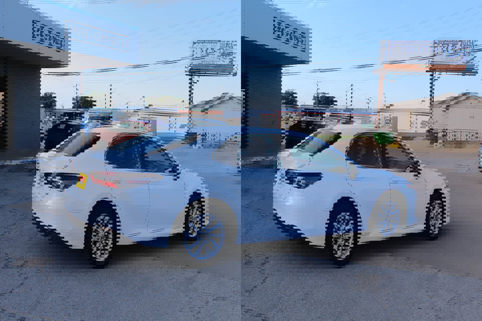 Used 2024 Toyota Camry LE image 4