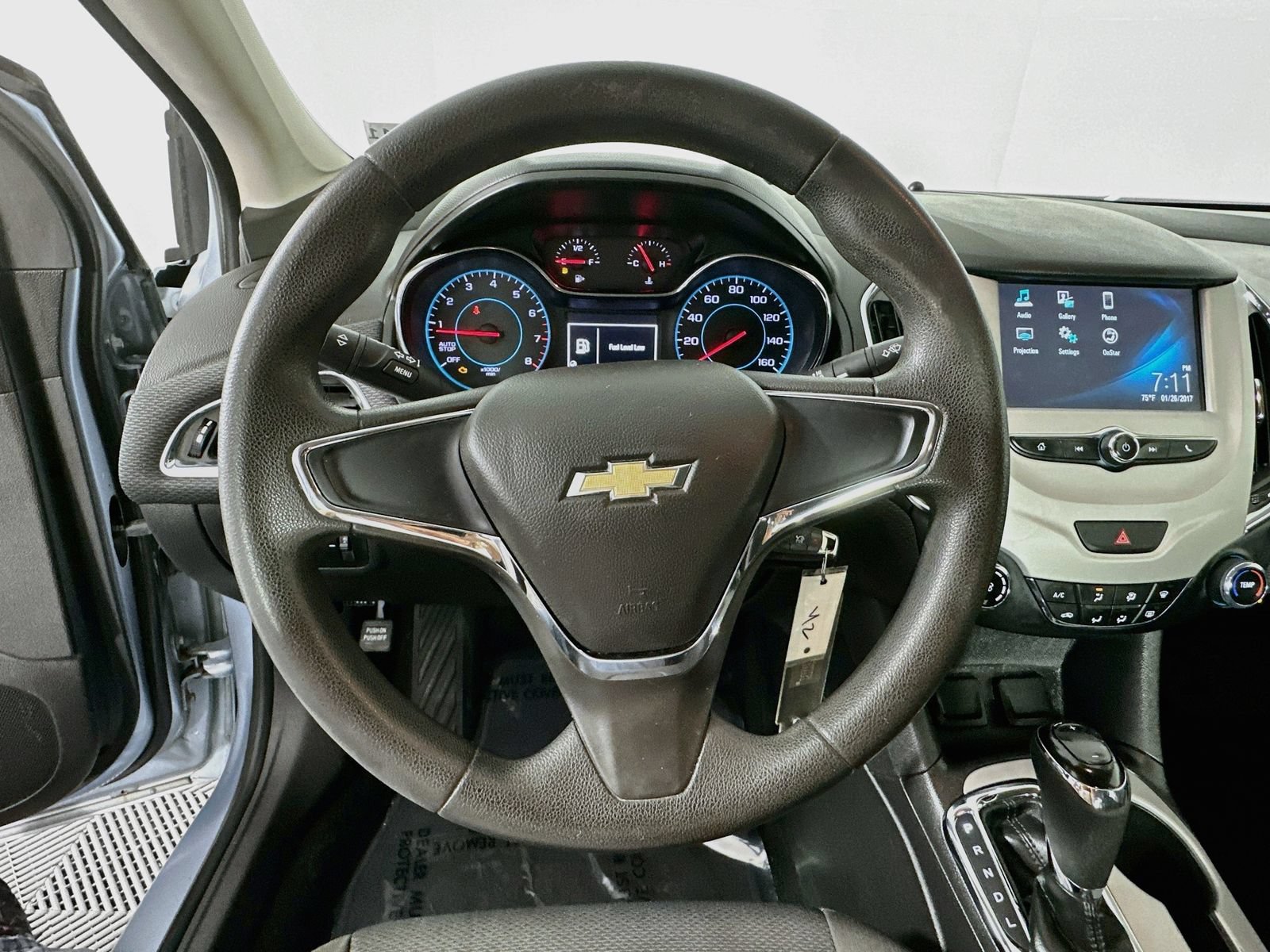 Used 2017 Chevrolet Cruze LS FWD image 11