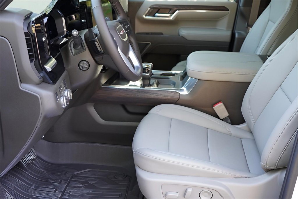 New 2026 GMC Sierra 1500 SLT image 10