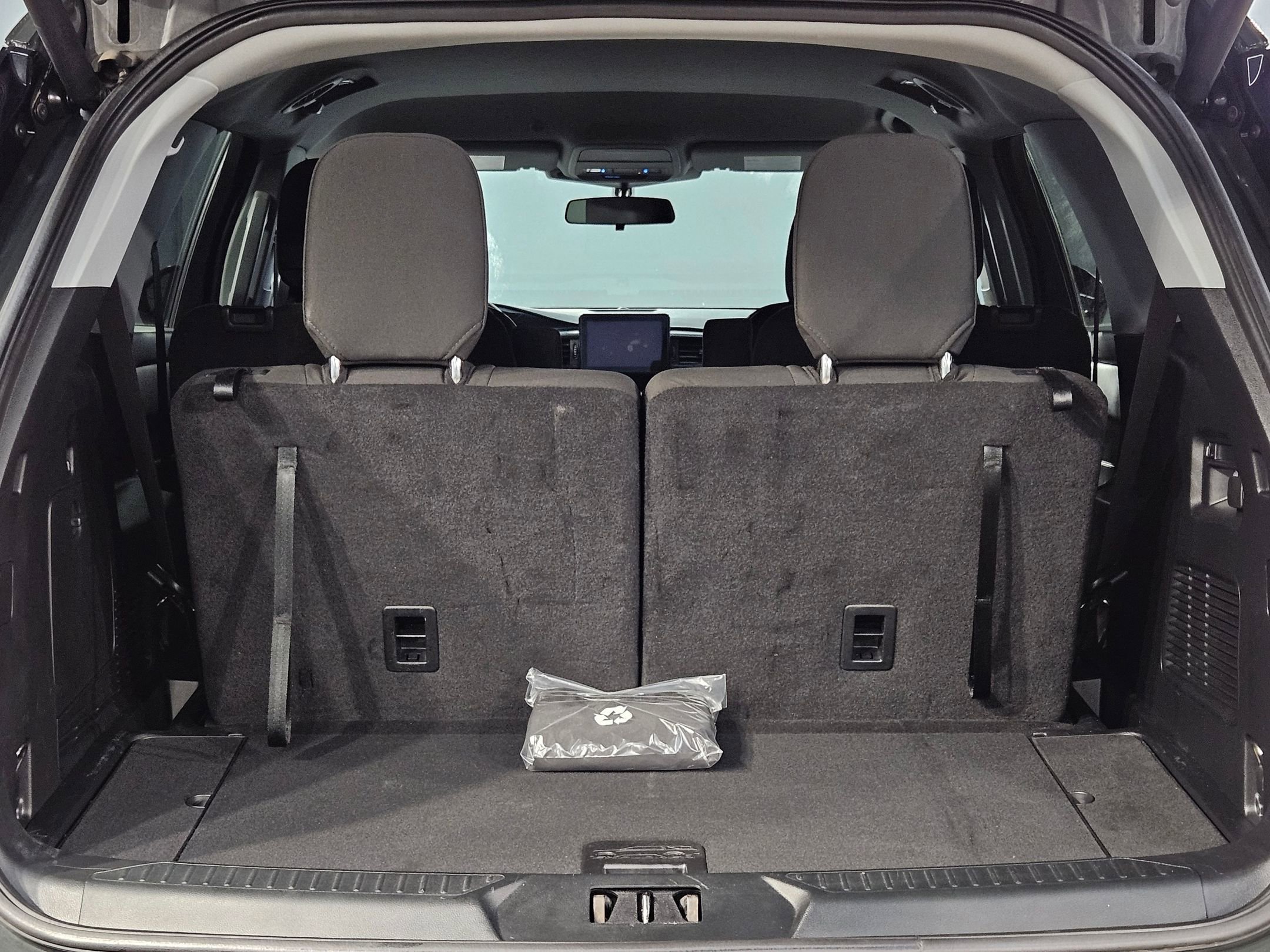 Used 2023 Ford Explorer XLT image 18