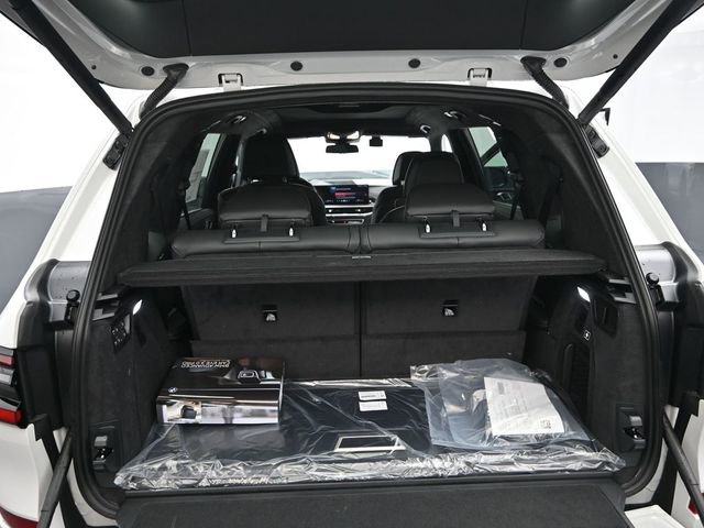 New 2026 BMW X7 M60i image 12