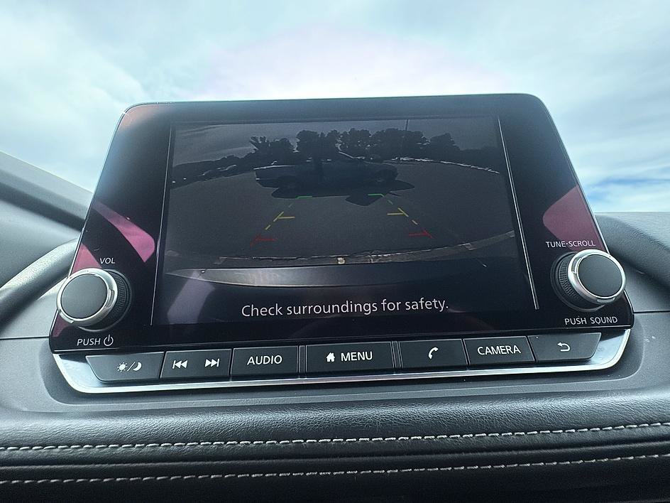 Certified 2025 Nissan Rogue SV AWD/4WD image 16