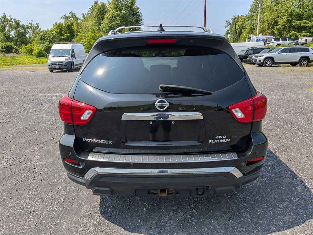 Used 2020 Nissan Pathfinder Platinum image 4