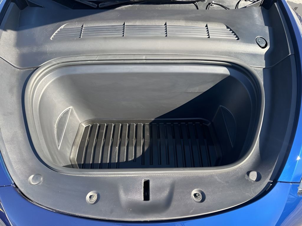 Used 2024 Tesla Model Y Long Range image 34