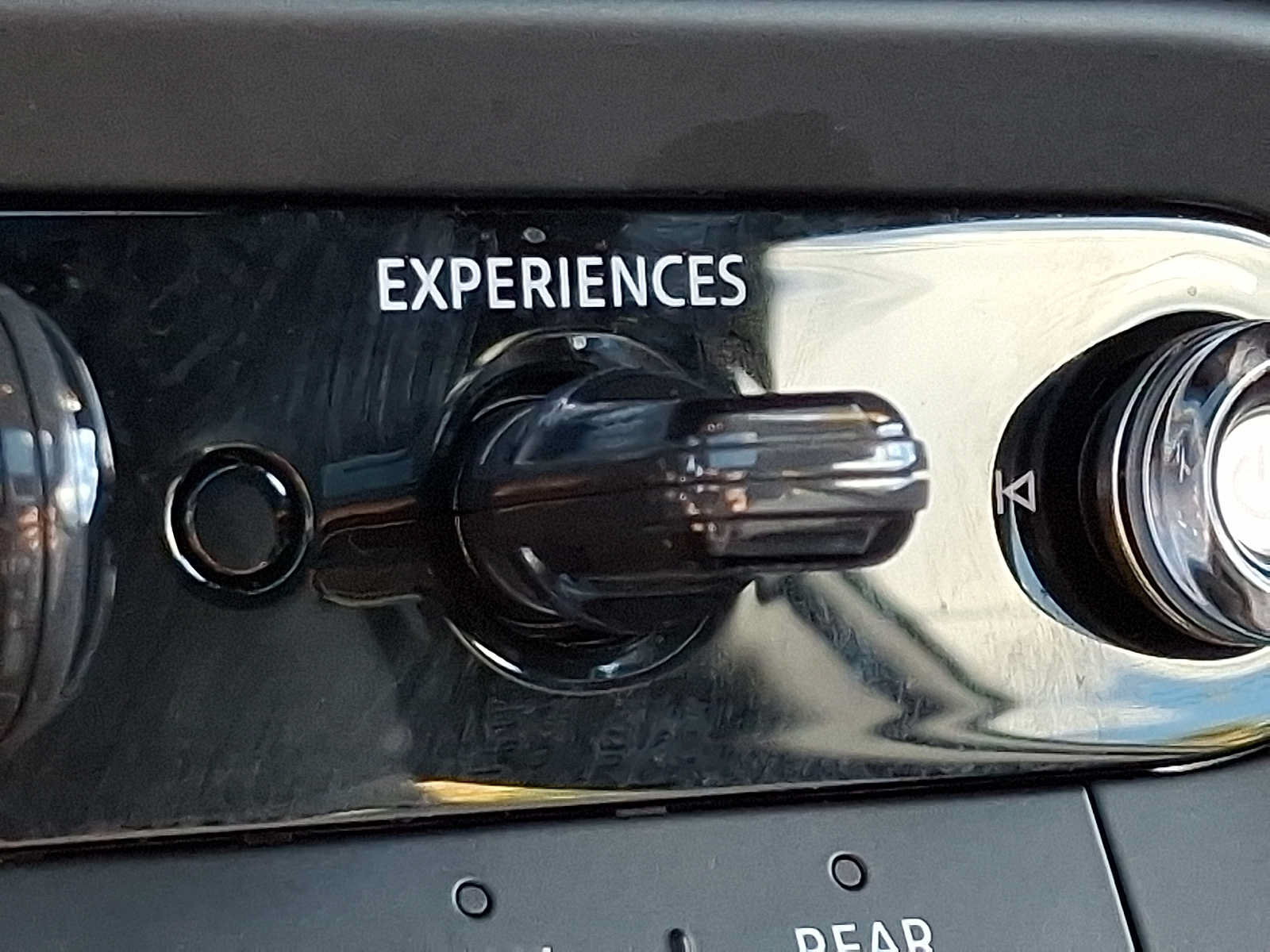 Used 2025 MINI Cooper 2-Door Hardtop FWD image 25