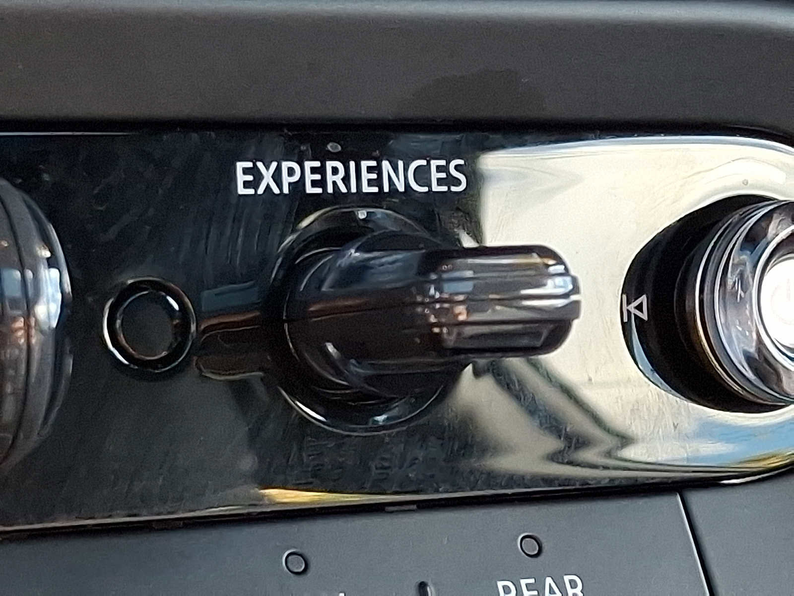 Used 2025 MINI Cooper 2-Door Hardtop image 25