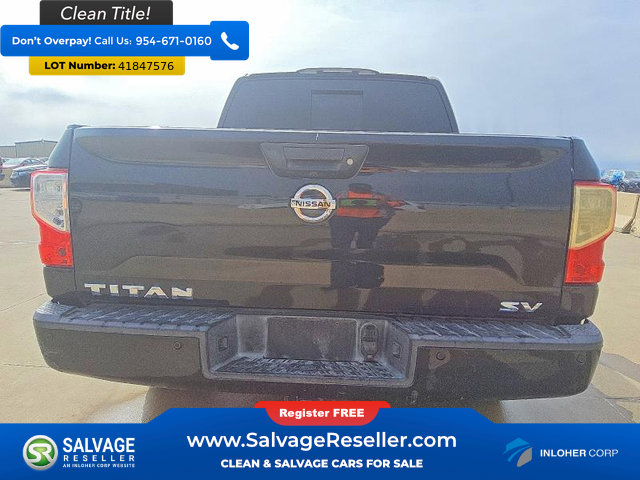 Used 2017 Nissan Titan SV RWD image 8