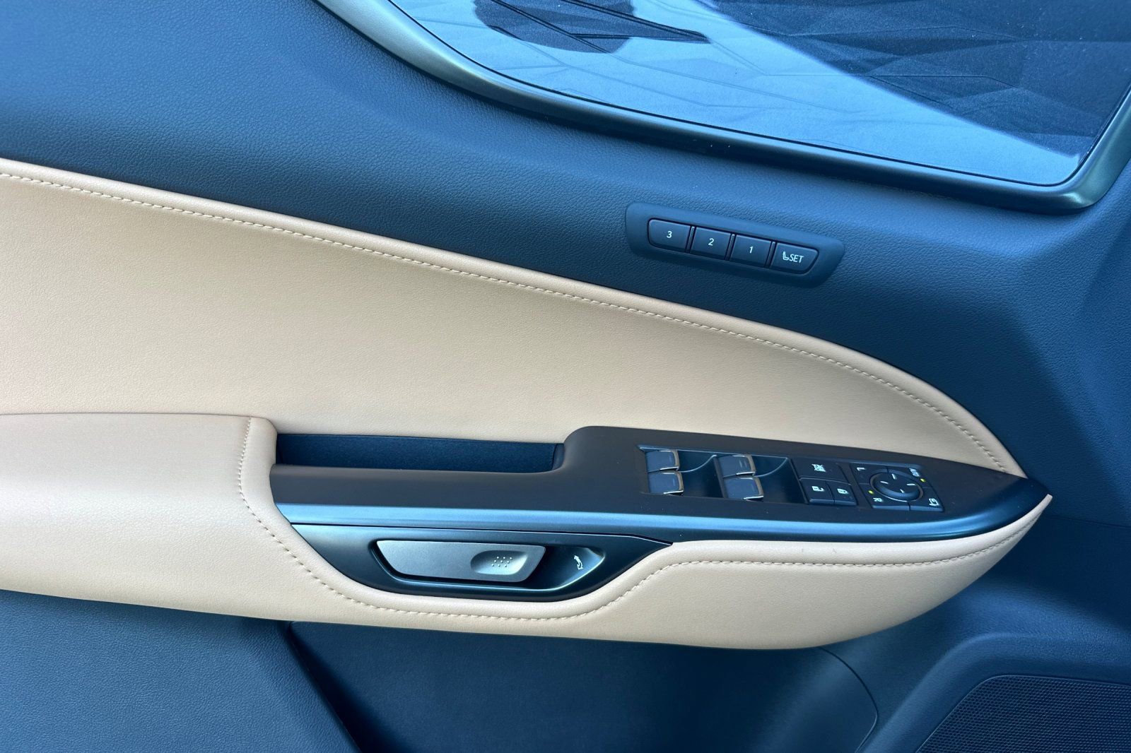 New 2026 Lexus NX 350 AWD w/ Premium Package image 8